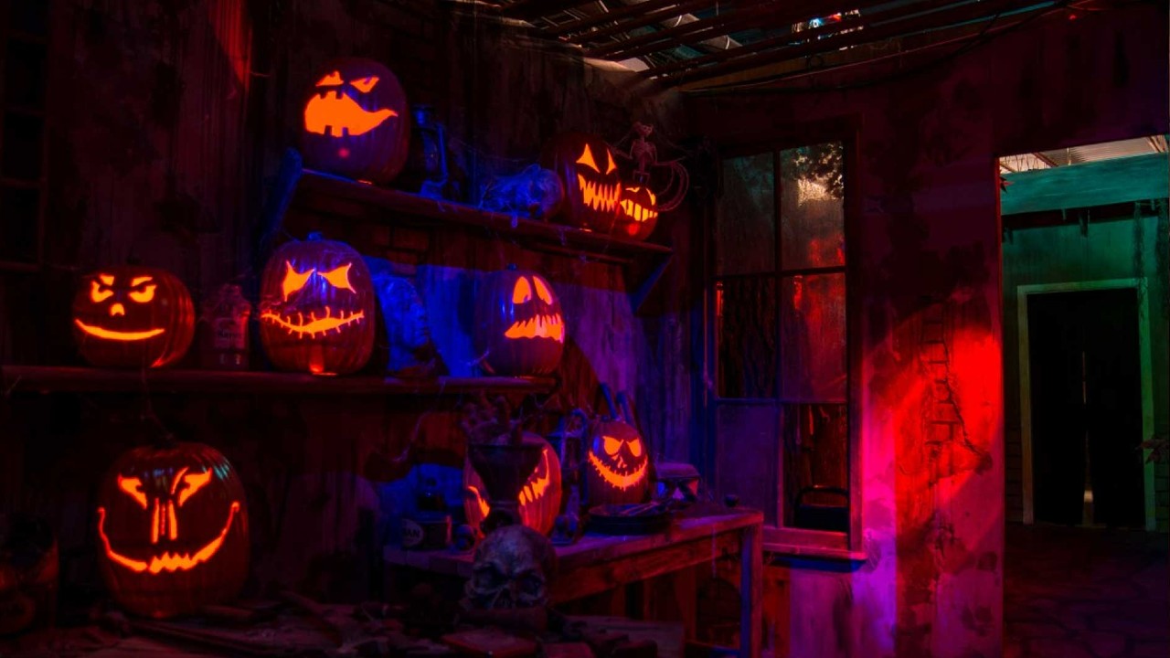 Jack o Lanterns in Reign of Terror Haunted House